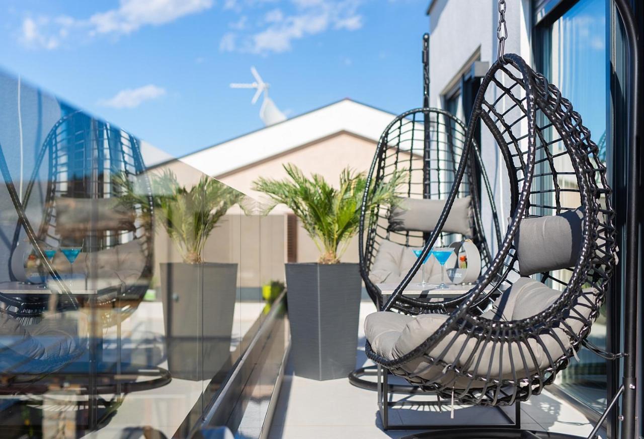 Penthouse Rosa Malinska Exterior foto