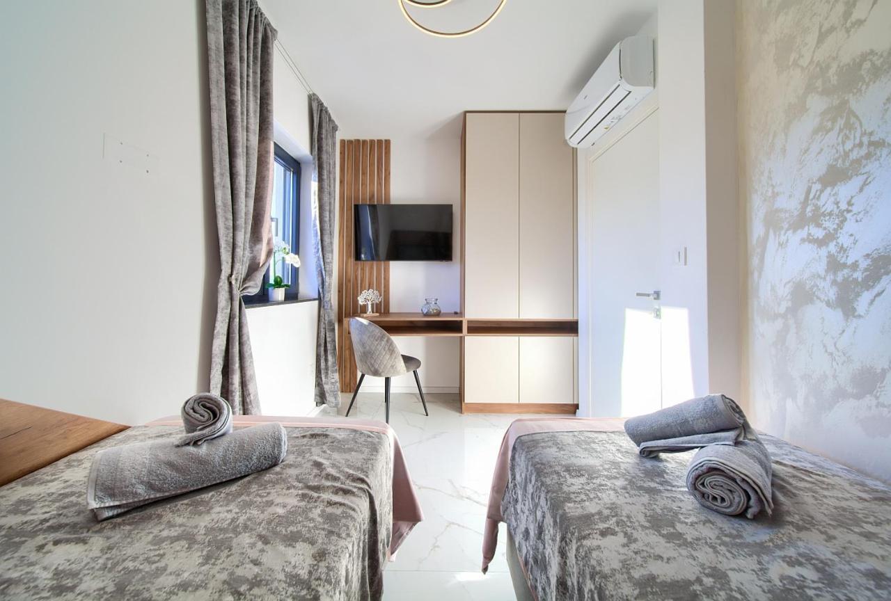 Penthouse Rosa Malinska Exterior foto