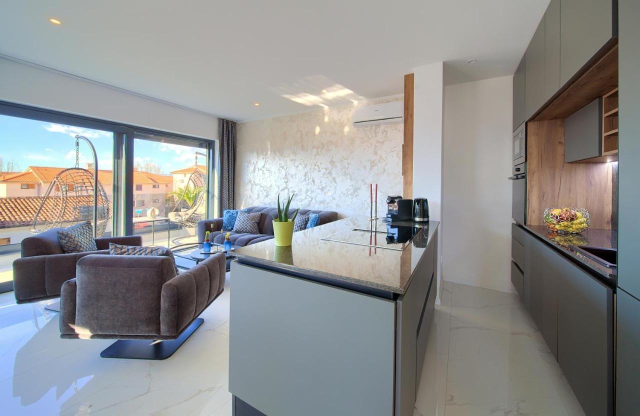 Penthouse Rosa Malinska Exterior foto